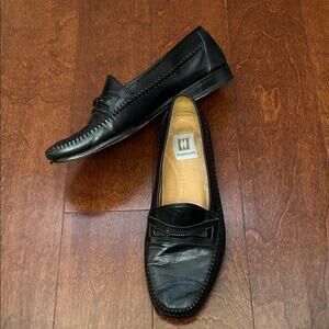 Magnanni Classic Black Leather Slip-On Loafers with Stitch Work, Size 9.5